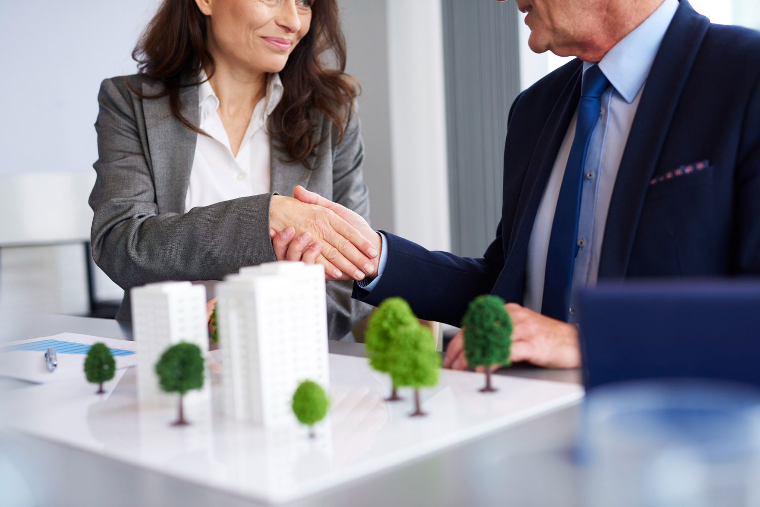 How Long Should a Commercial Property Lease Be?